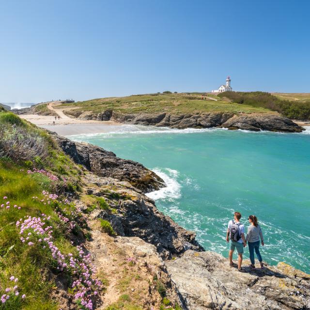 Histoire - Patrimoine bâti, menhirs, acadiens, mur de l'Atlantique, villages Nature - île photogénique Océan - Profiter de l'Océan Plages - Partir à la plage, Bretagne sud, au large du Golfe du Morbihan