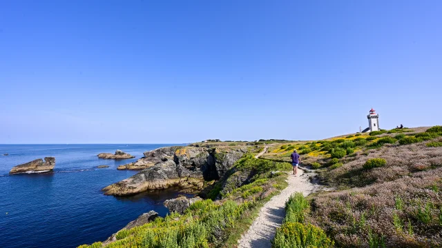 Randonnee Vers Le Phare Des Poulains Adt Morbihan Ldd