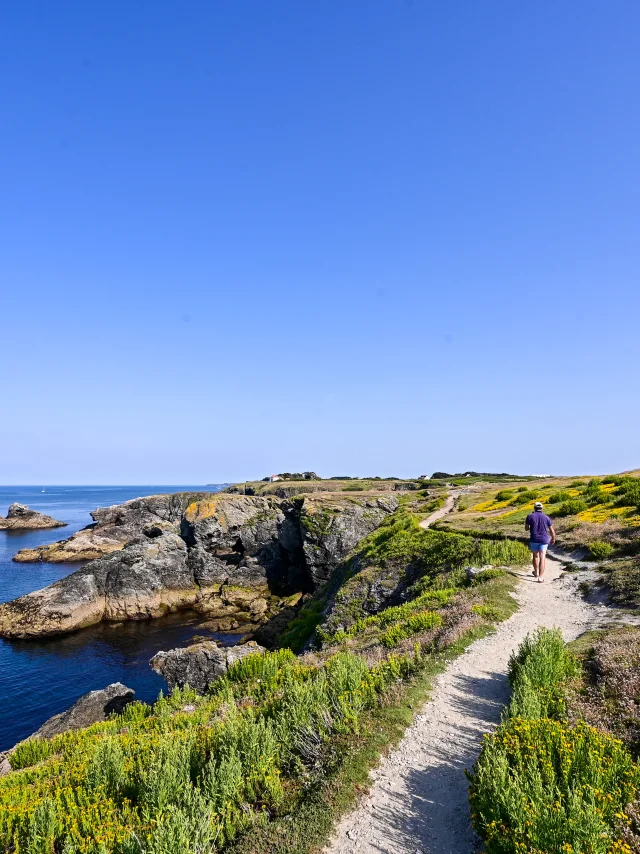 Randonnee Vers Le Phare Des Poulains Adt Morbihan Ldd