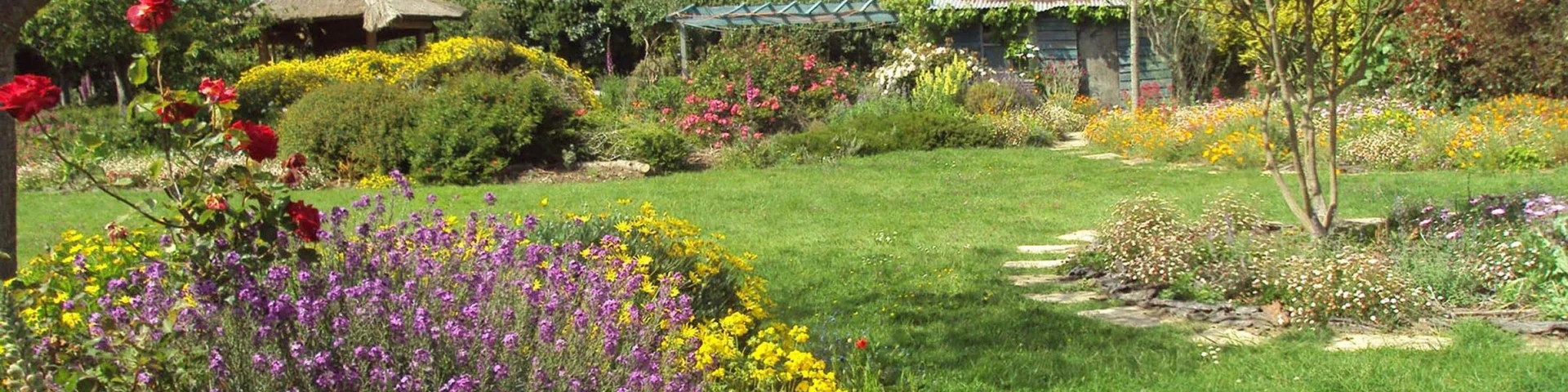 2025 Jardin Eden Du Voyageur Loisir Nature Sauzon Massifs Et Pelouse