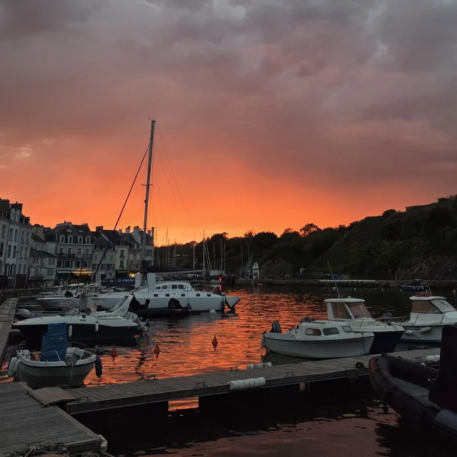 Sonnenuntergang über dem Otbi-Palast Rotated