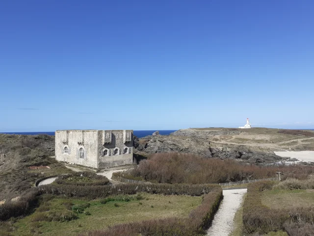 Fortin Et Phare Des Poulains Otbi Ldd 2