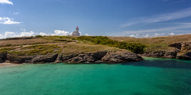 Le Phare Des Poulains Avec Une Eau Turquoise Pascal Lechaudel 2022 2027